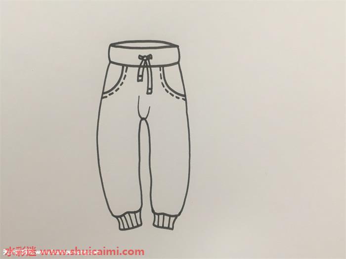 3,画出裤子的细节,在腰部往下一点