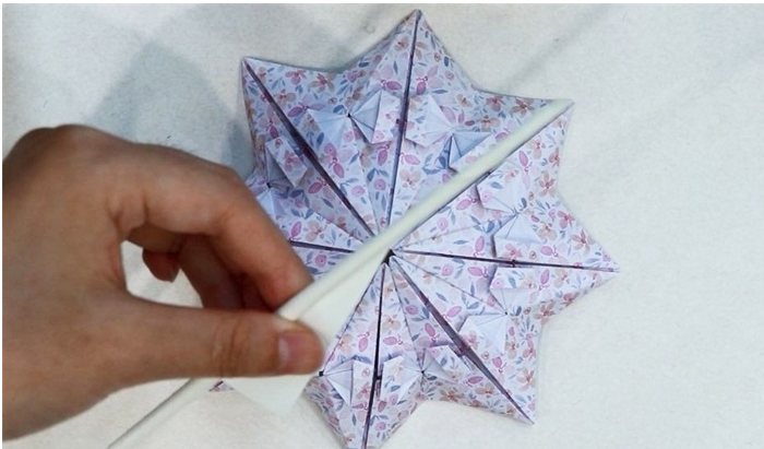 手工折纸:手工折纸雨伞教程图解(幼儿亲子折纸雨伞)