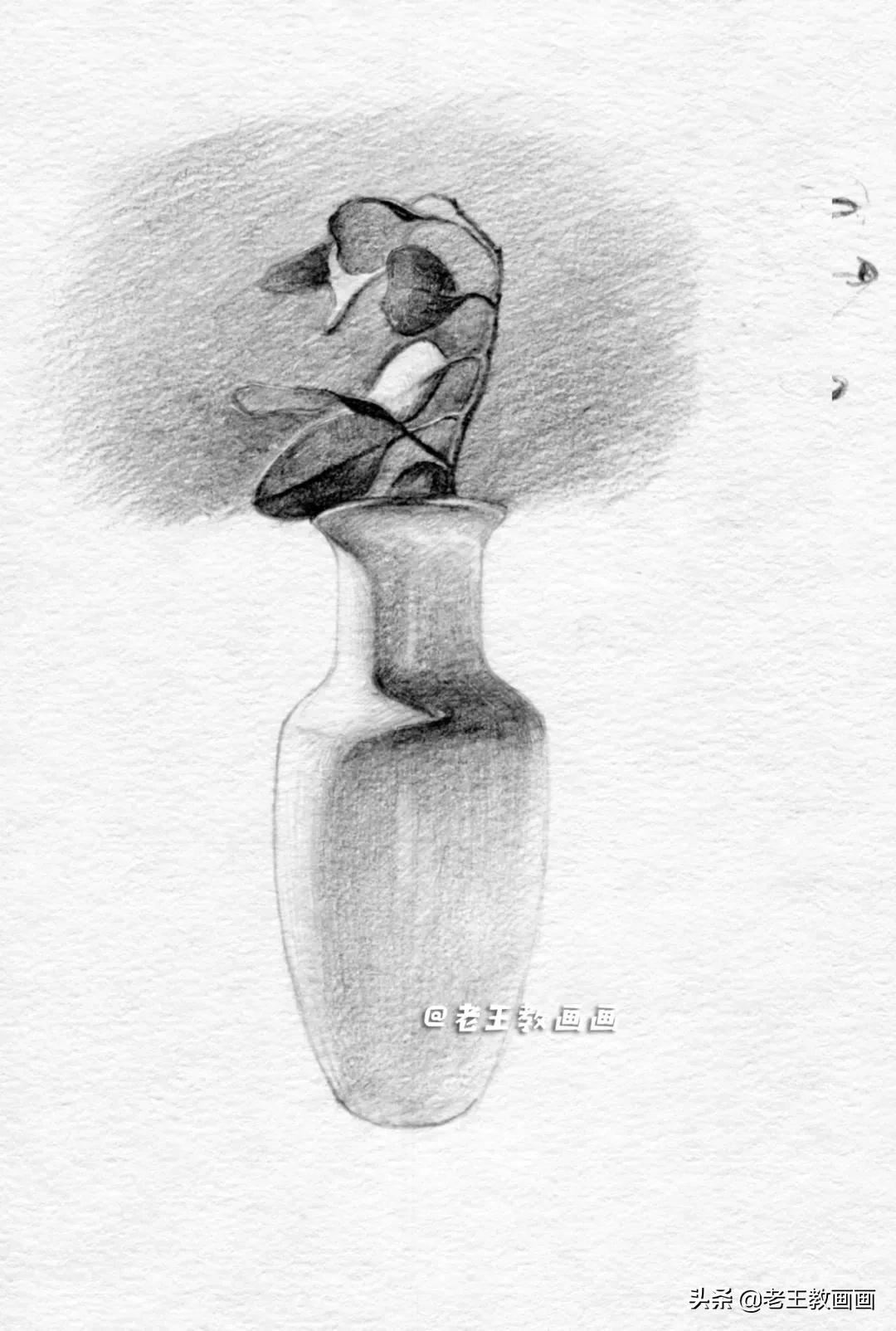 立体素描画花瓶图片